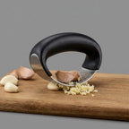 Garlic Press Crusher | Works with Unpeeled Cloves | Comfortable Grip | 60g and 65g | Syncrois